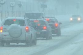 Сильный снегопад в Польше: на дороге пробки длиной в 20 км