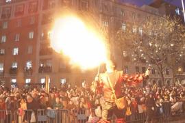 Музыка, огни и конфеты: по Мадриду проехали три короля