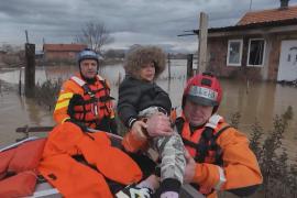 Наводнения в Косове: людей спасают из домов