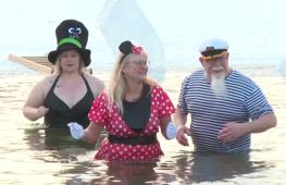 «Берлинские тюлени» искупались в замёрзшем озере