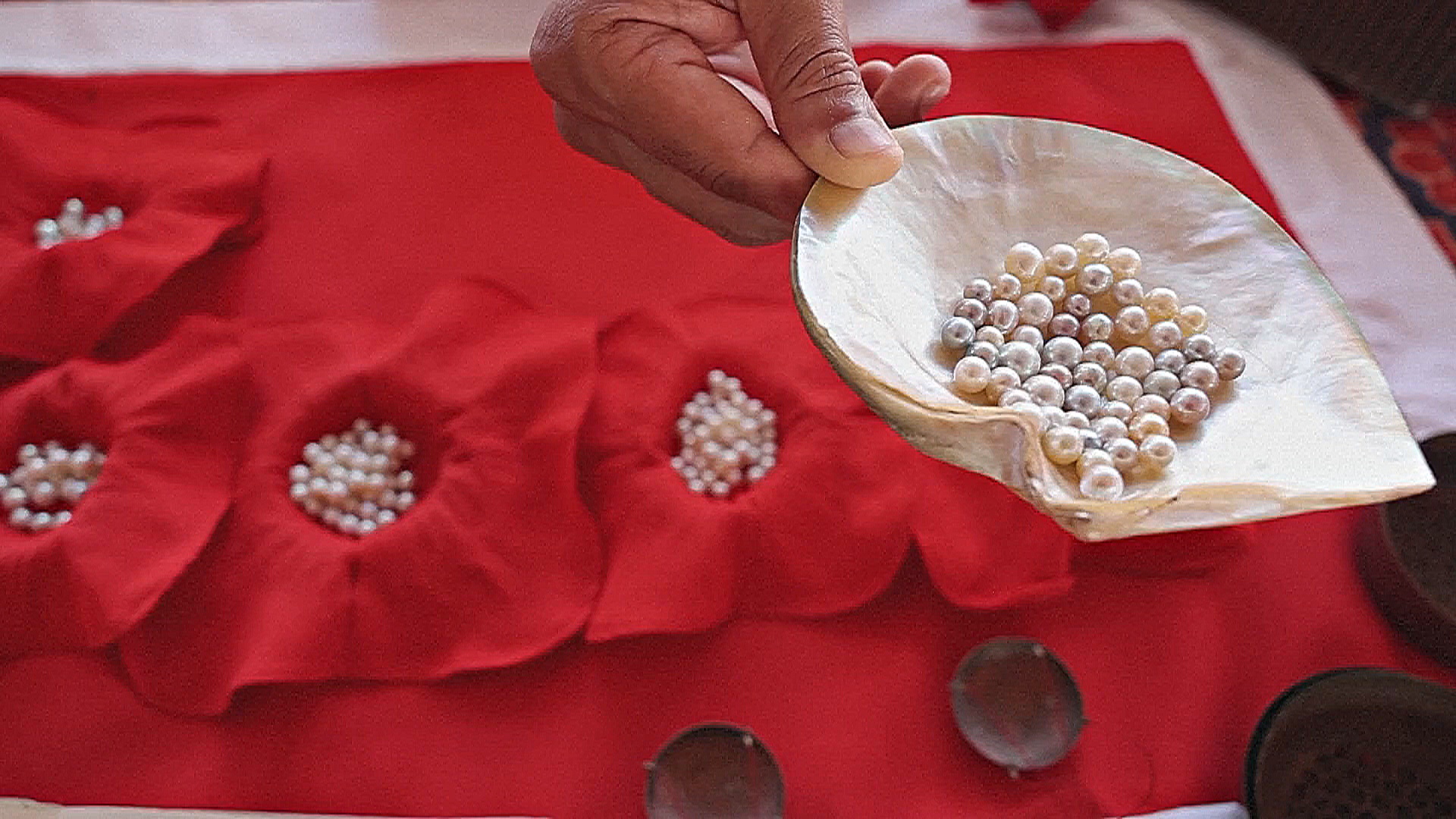 Вместо опасного ныряния – фермы: как в ОАЭ сохраняют традицию жемчужного промысла