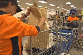 Быстрая мода заставляет благотворительные организации выбрасывать больше вещей