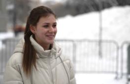 «Миусская снежная дюна» в центре Москвы привлекает туристов и местных жителей