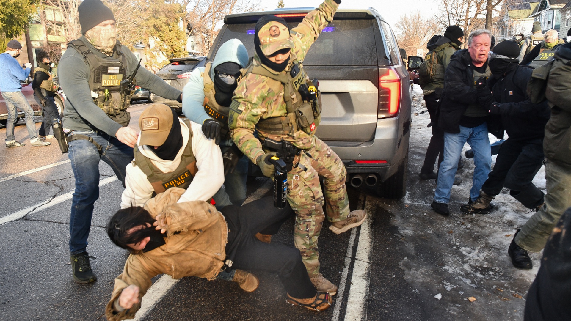 Трамп пригрозил применить Закон о восстании, а также получил медаль Нобелевской премии мира