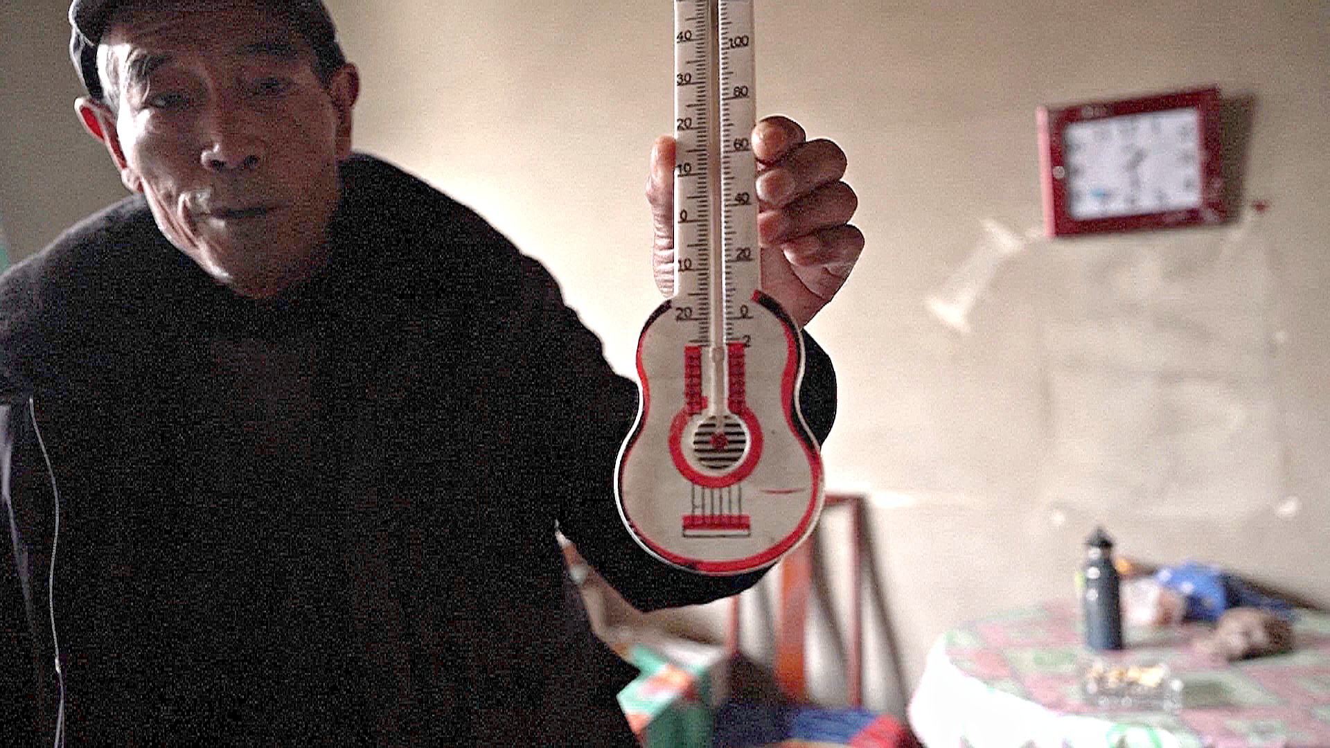 Газ слишком дорогой: жители китайских деревень не могут отапливать свои дома