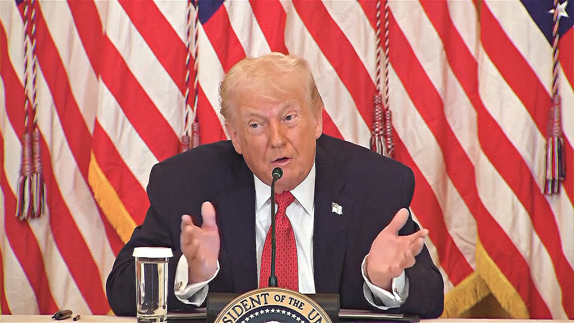 Трамп обвинил Данию в том, что та не смогла убрать «российскую угрозу» из Гренландии