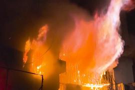 Пожар в торговом центре Карачи: погибших уже 26, около 70 пропали без вести