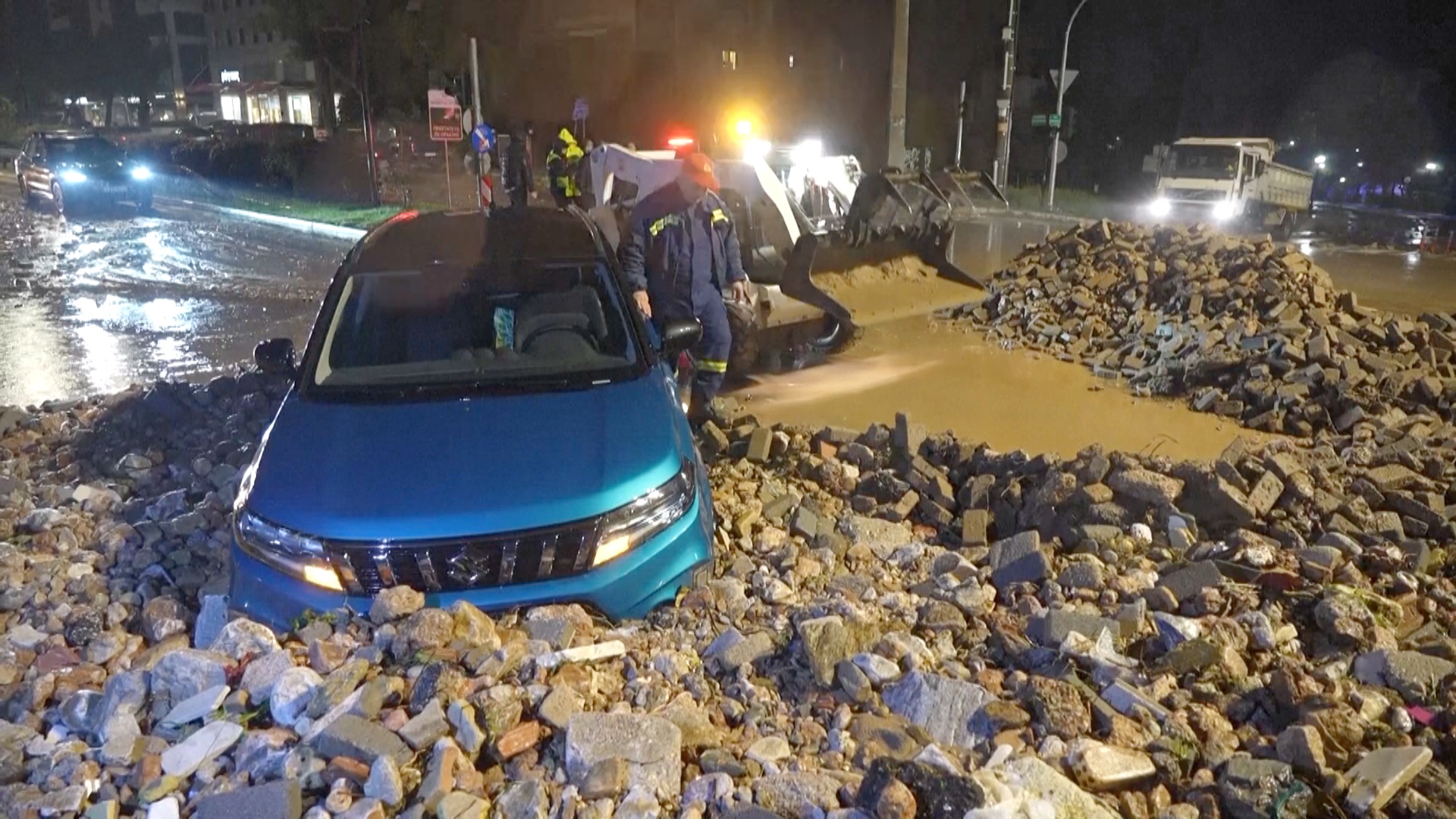 Два человека погибли в результате наводнений в Греции Два человека погибли в результате наводнений в Греции