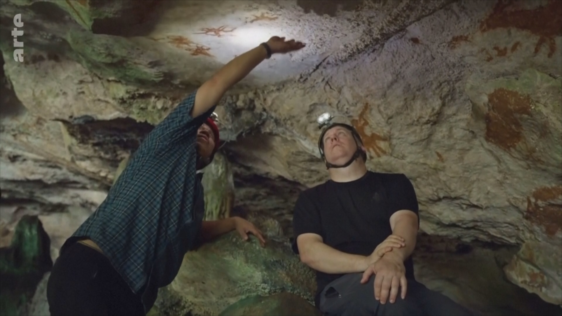 В пещере в Индонезии нашли древнейшее наскальное изображение в мире