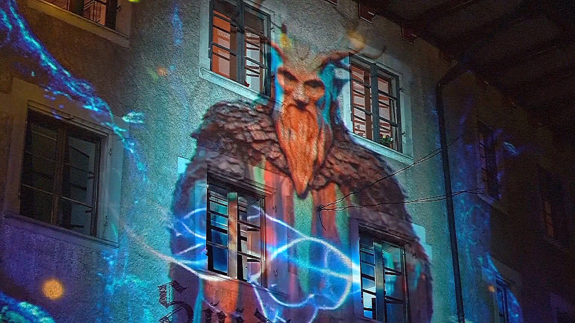 Фестиваль света Lilu озарил улицы старого города швейцарского Люцерна Фестиваль света Lilu озарил улицы старого города швейцарского Люцерна