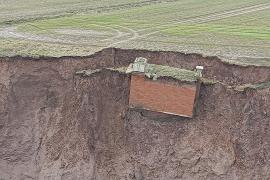 Бывший наблюдательный пункт времён холодной войны вот-вот рухнет из-за береговой эрозии