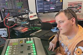 Австралийская радиостанция приглашает работать ведущими инвалидов