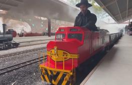 В Австралии открылась миниатюрная железнодорожная дорога