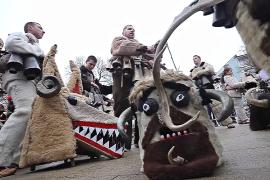 13 000 артистов звенели колокольчиками на фестиваль «Сурваки» в Болгарии