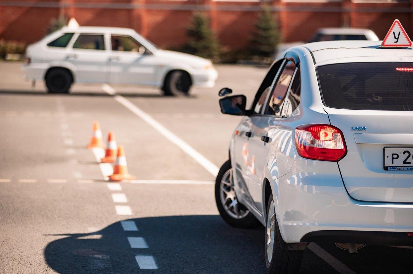 Роль инструктора в процессе обучения в автошколе