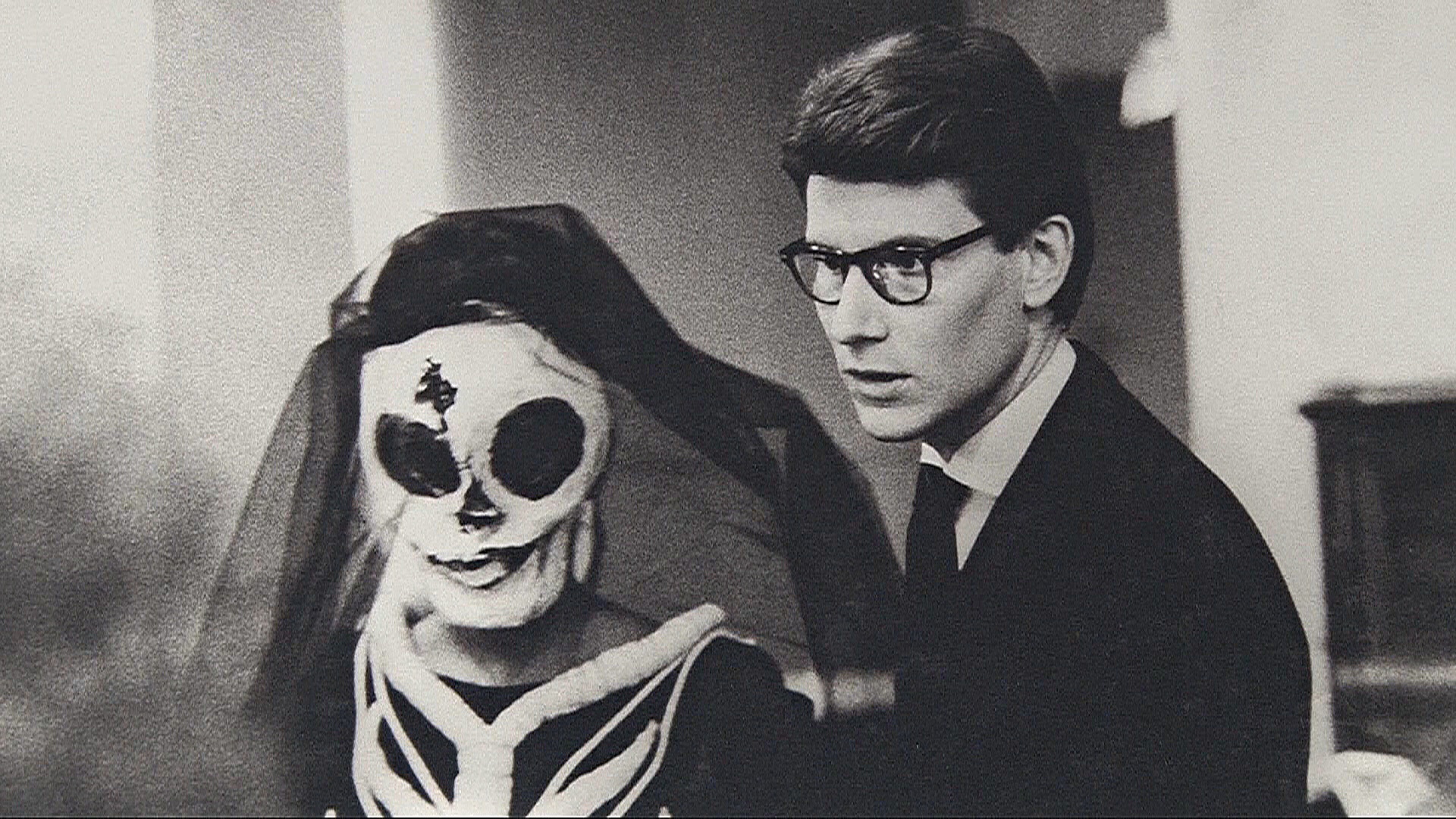 Как Ив Сен-Лоран был связан с театром и балетом, показали на выставке