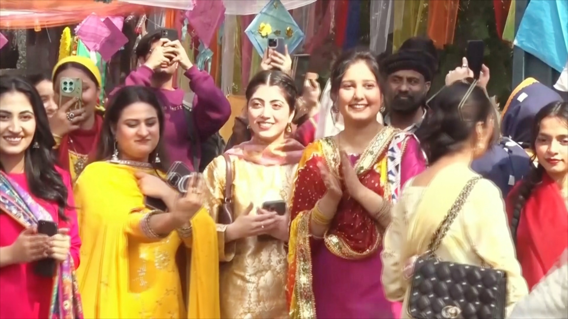 Фестиваль воздушных змеев вернулся после 20 лет запрета в пакистанский Лахор