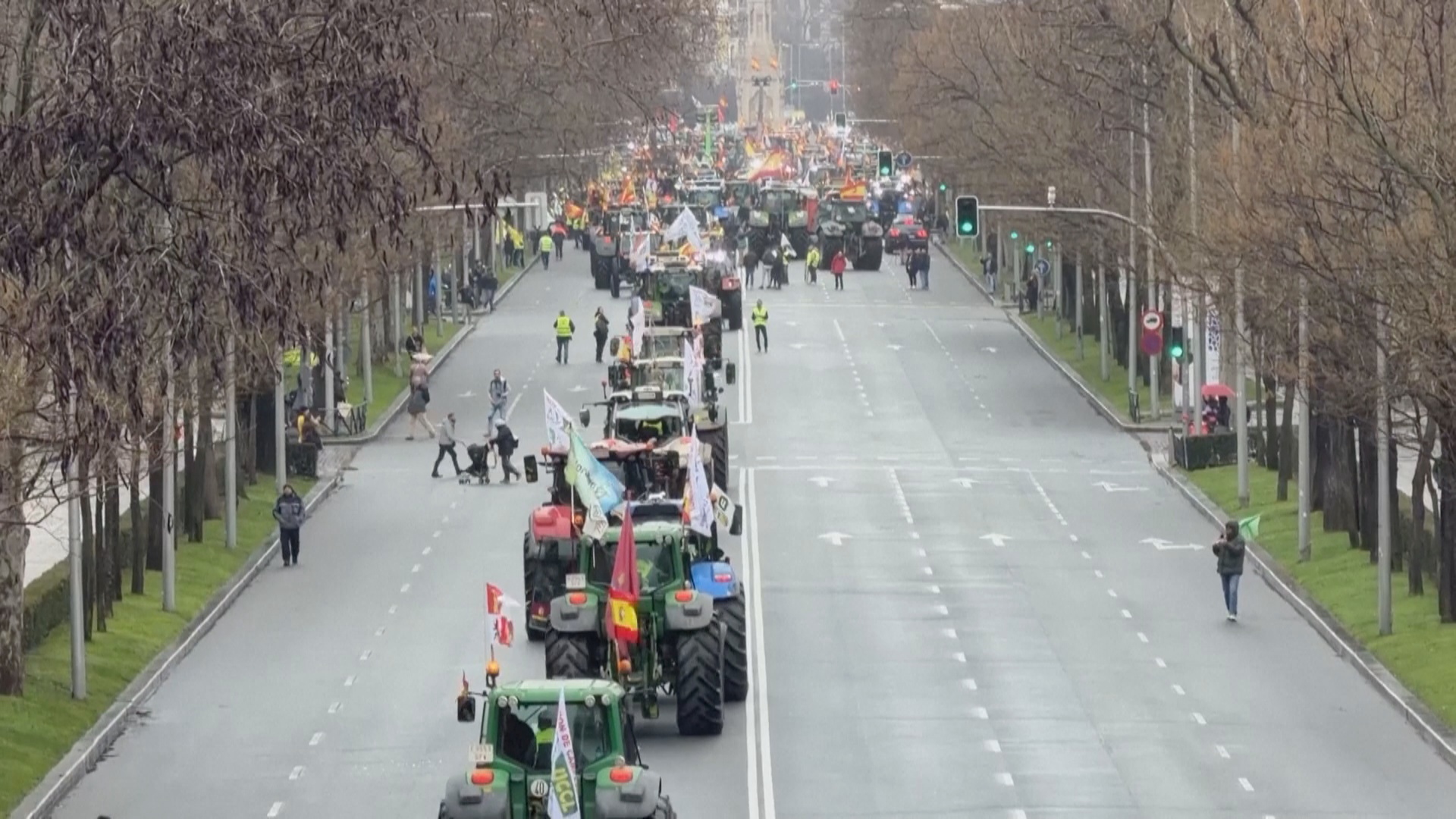 500 тракторов парализовали движение в Мадриде в ходе протеста против сделки ЕС-Меркосур