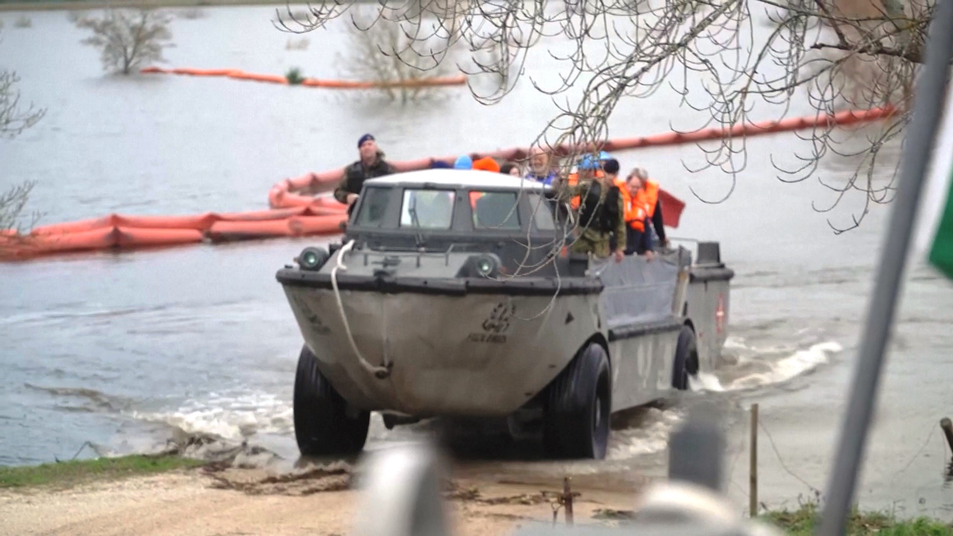 Наводнения продолжаются: в Португалии эвакуируют жителей Наводнения продолжаются: в Португалии эвакуируют жителей