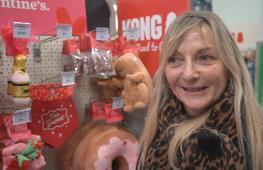 Подарки для питомцев в День святого Валентина становятся популярнее в Великобритании