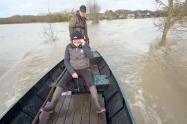 Лодки заменили машины в городке на западе Франции