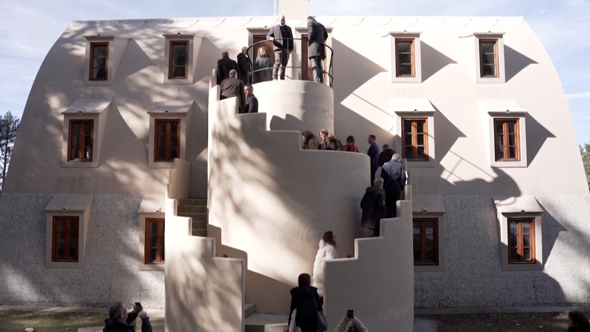 Учёные: шале в горах Каталонии  спроектировал Антонио Гауди