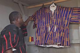 В Гане традиционную одежду фугу продвигает президент