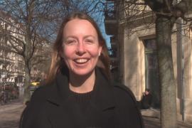 Берлинцы наслаждаются теплом после серой зимы