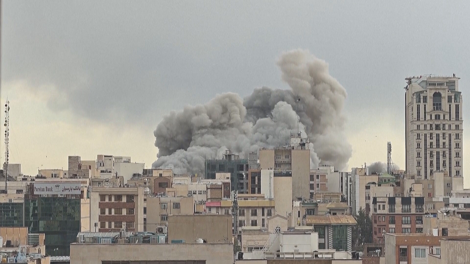 США и Израиль наносят удары по Ирану, обещают продолжать ещё несколько недель