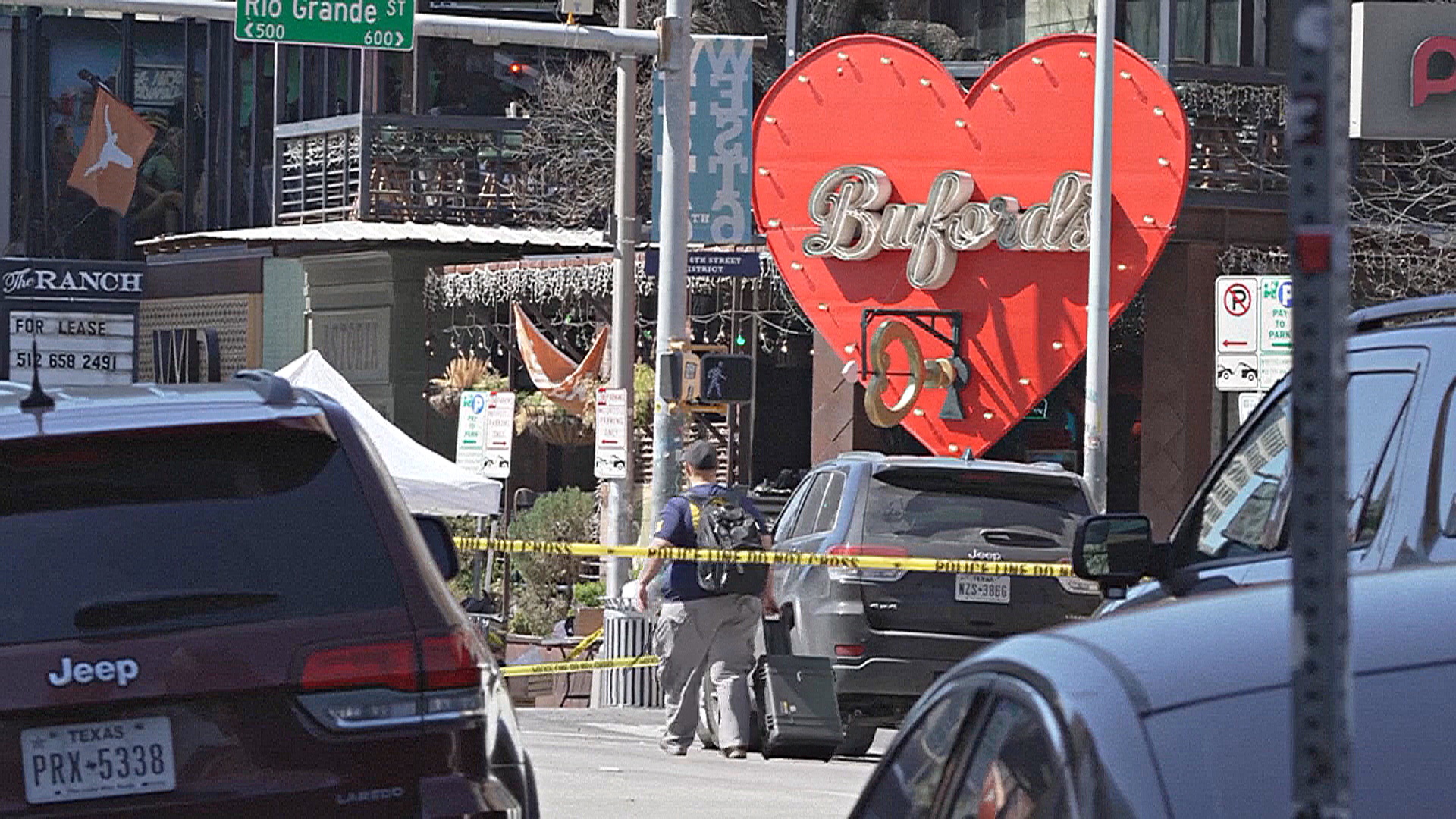 Стрельба в баре Техаса: нападавший застрелил двоих и ранил 14 человек