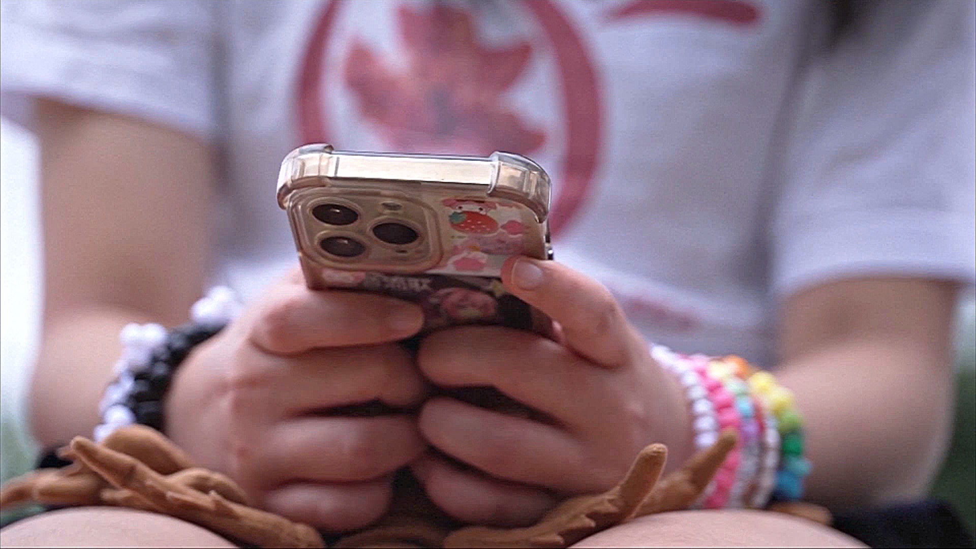 Польша планирует запретить доступ в соцсети для детей младше 15 лет