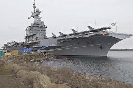 Макрон: Франция направляет авианосец в Средиземное море
