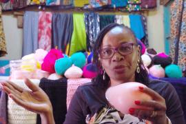 Вязаные протезы становятся спасением для кениек, переживших рак груди