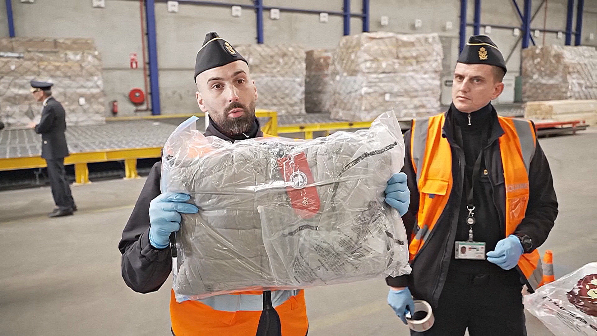 Один из крупнейших грузовых аэропортов Европы борется с таможенным мошенничеством