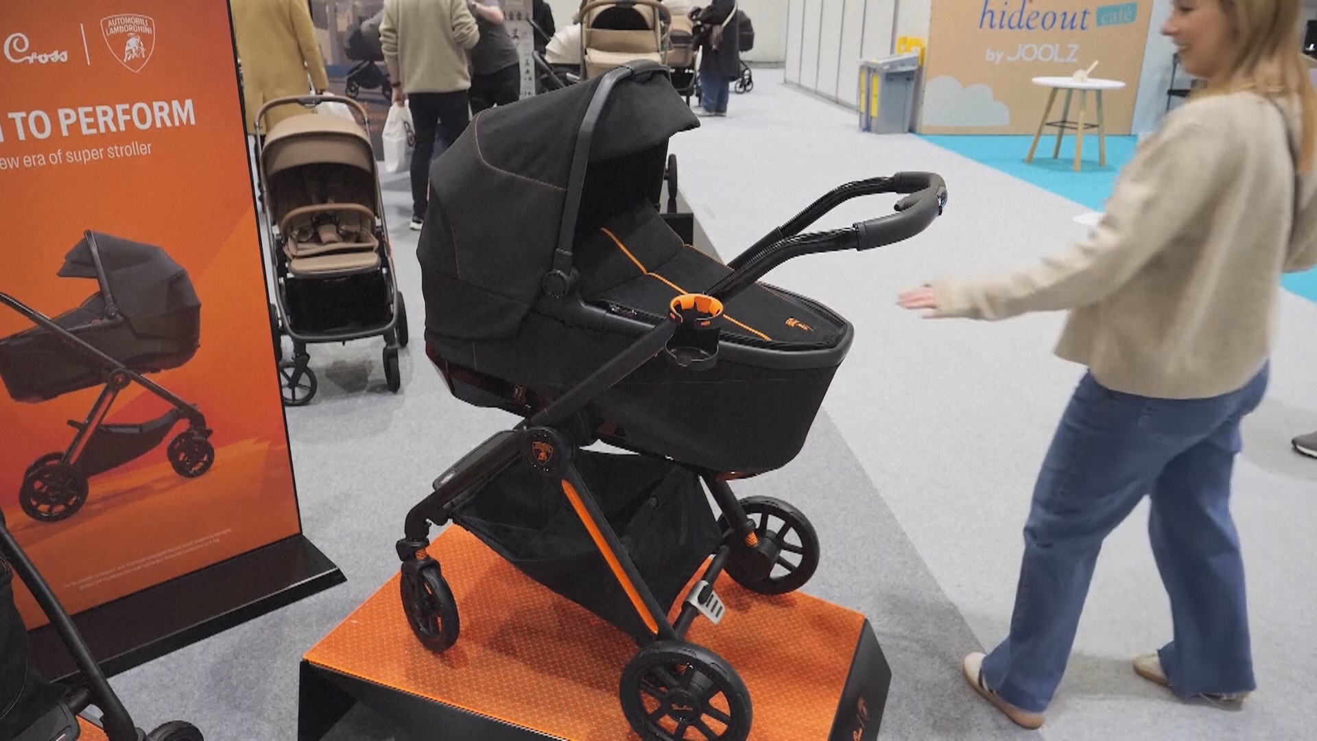 Lamborghini выпустил детскую коляску за 5300 долларов