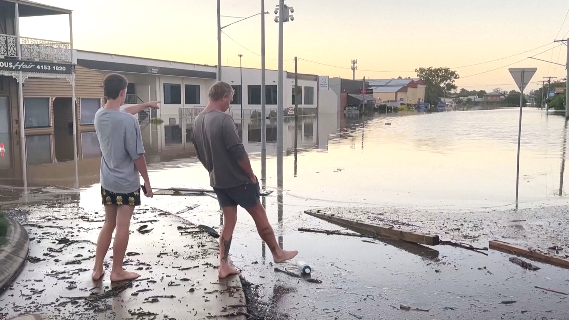 Наводнения в Австралии: погибли китайские туристы