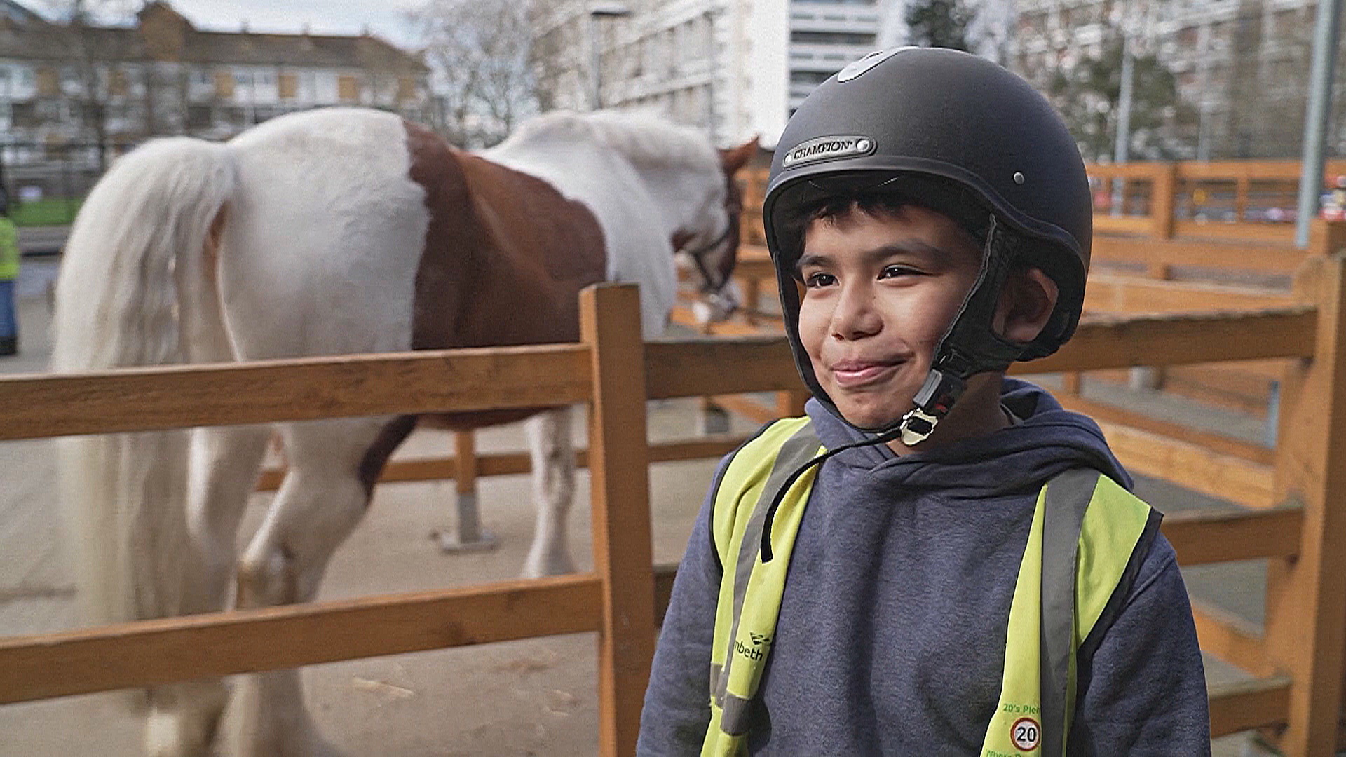 Конный клуб в Лондоне меняет жизнь детей из неблагополучных районов Конный клуб в Лондоне меняет жизнь детей из неблагополучных районов