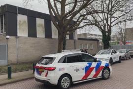 Полиция разыскивает подозреваемого после взрыва у еврейской школы в Амстердаме