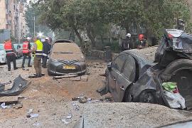 Два человека погибли в Израиле после ответного удара Ирана кассетными ракетами