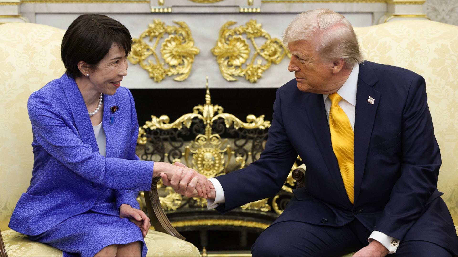 Трамп принял в Белом доме премьера Японии, призвав страну проявлять инициативу Трамп принял в Белом доме премьера Японии, призвав страну проявлять инициативу