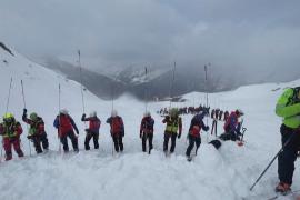 Двое лыжников погибли и пятеро пострадали в результате схода лавины в Италии