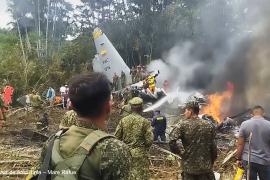 Не менее 66 человек погибли при крушении военного самолёта в Колумбии