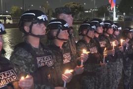 В Колумбии почтили память 69 жертв крушения военного самолета