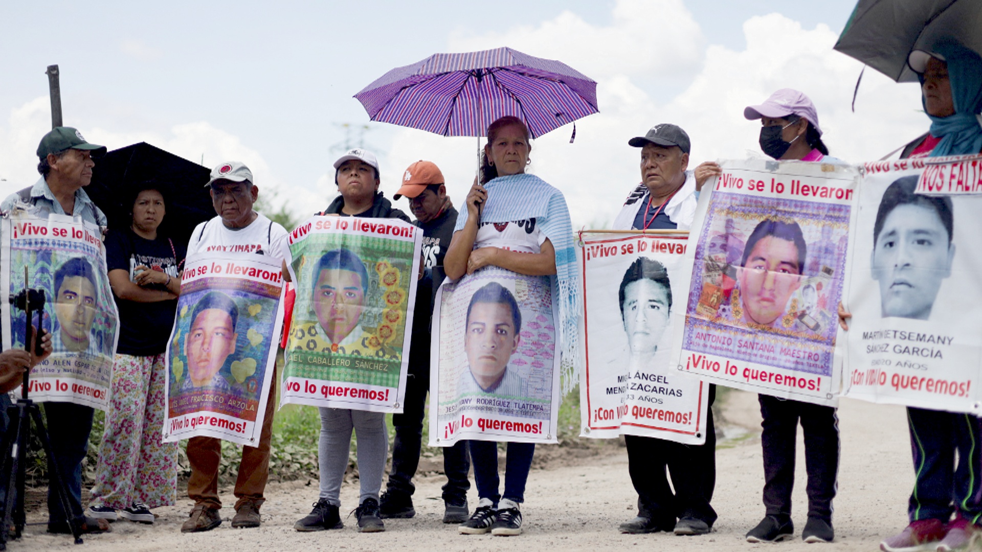 Власти Мексики заявили, что десятки тысяч пропавших без вести возможно живы