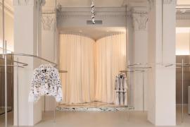 Премиальный текстиль в интерьере: чем отличается работа студии от ателье