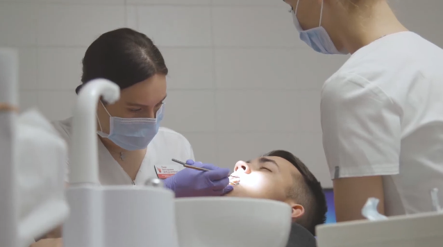 Здоровье зубов с детства: путь к уверенной улыбке без потерь