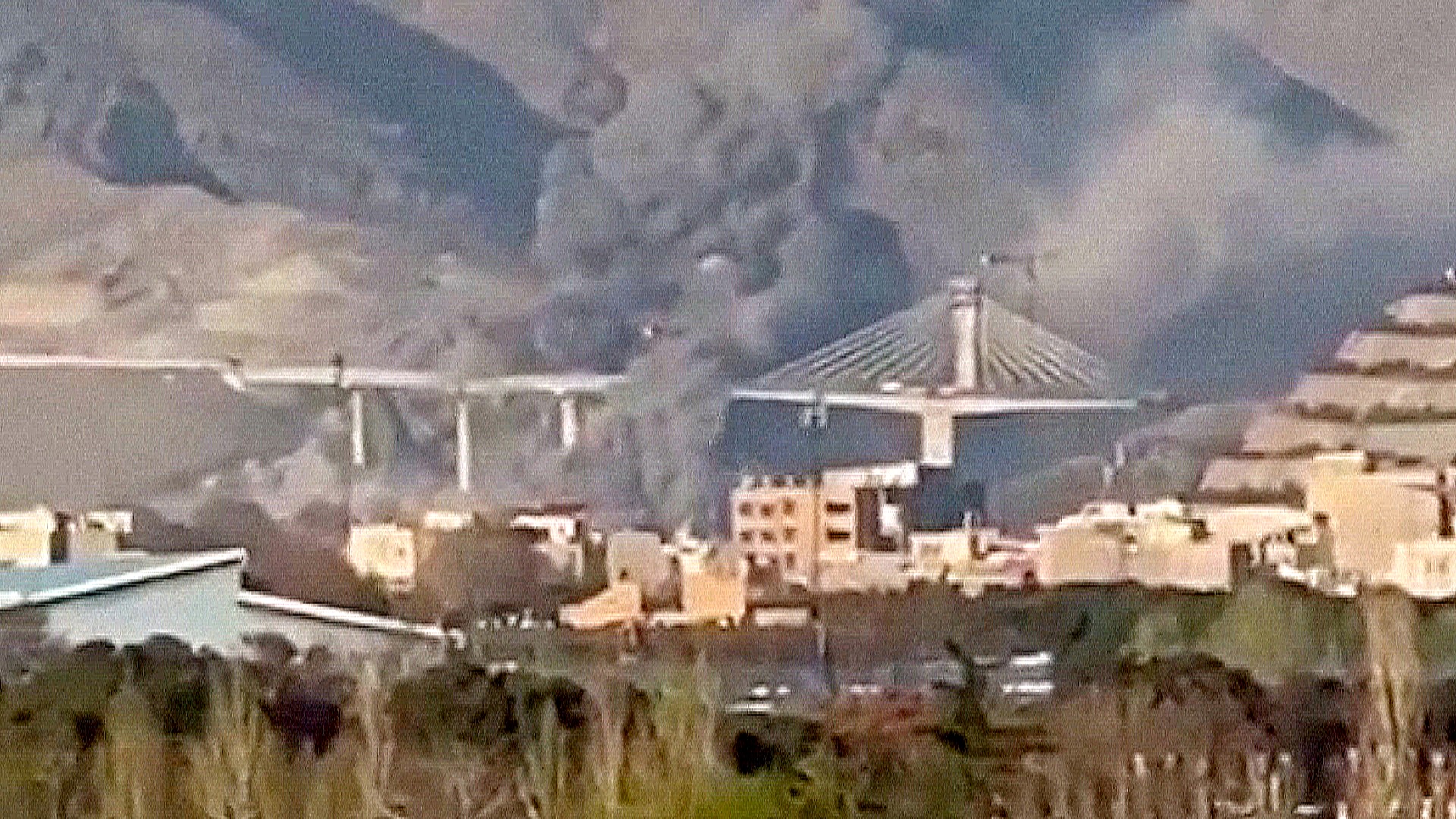 Трамп обещает разрушить ещё больше мостов и электростанций в Иране Трамп обещает разрушить ещё больше мостов и электростанций в Иране