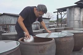 Одна из последних традиционных фабрик соевого соуса в Гонконге – под угрозой закрытия