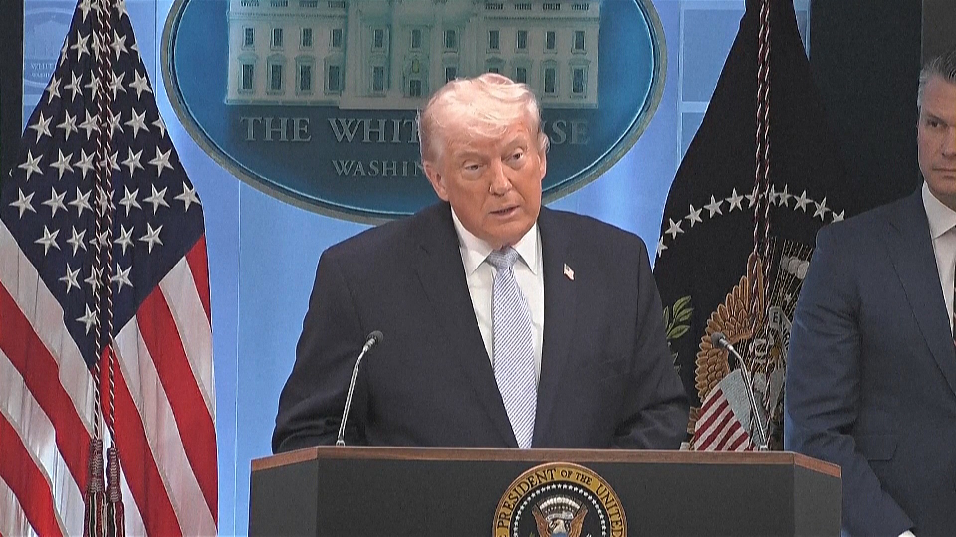 Трамп угрожает «полным уничтожением» Ирана после истечения срока