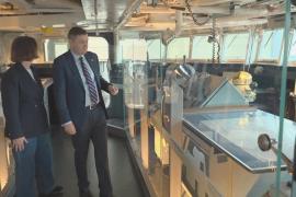 Мостик эсминца HMAS Brisbane стал частью выставки, посвящённой 125-летию ВМФ Австралии